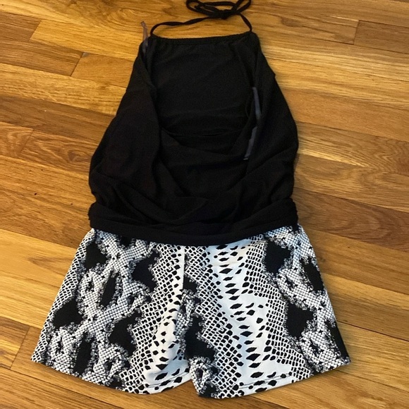 Hollyworld Girls Black and White Halter Romper Size 14 - Picture 6 of 7